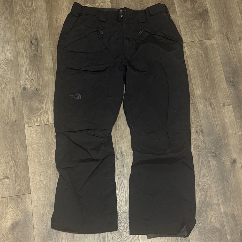 The North Face XL HyVent Insulted  Snow & Waterproof Pants